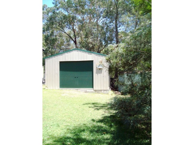 2 Wirralee St, Macleay Island QLD 4184