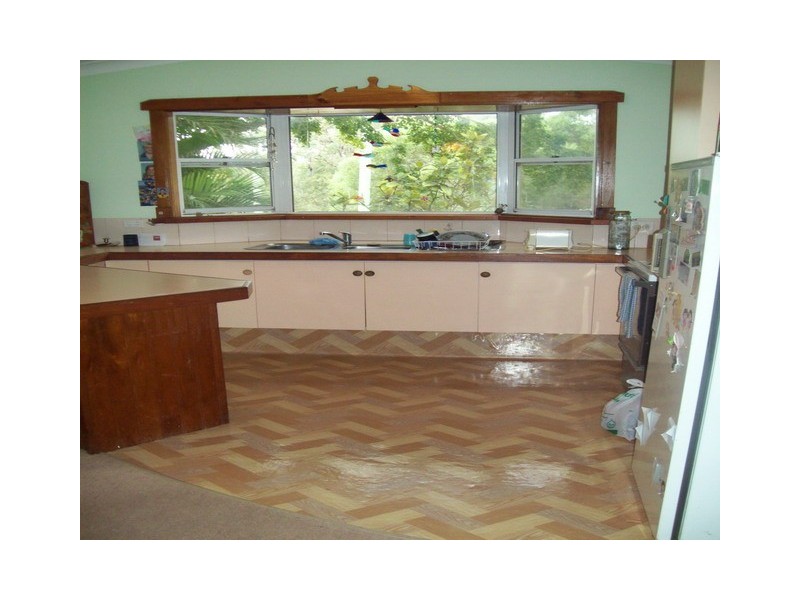 2 Wirralee St, Macleay Island QLD 4184