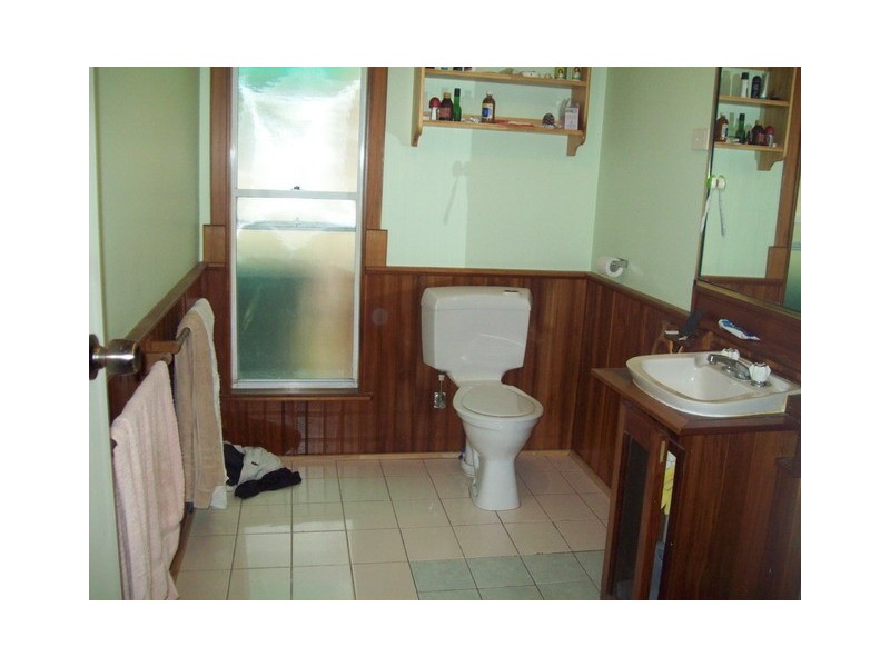 2 Wirralee St, Macleay Island QLD 4184