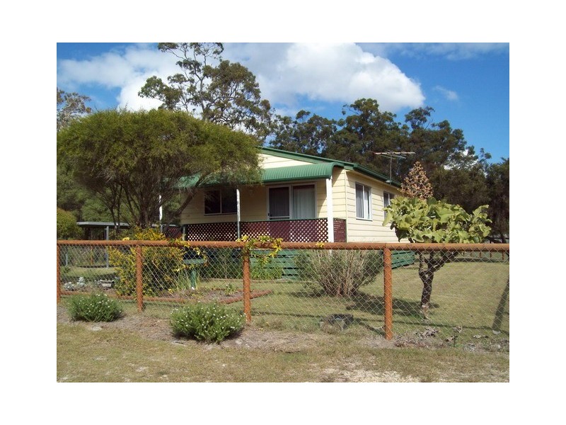 18 UNDINE STREET, Macleay Island QLD 4184