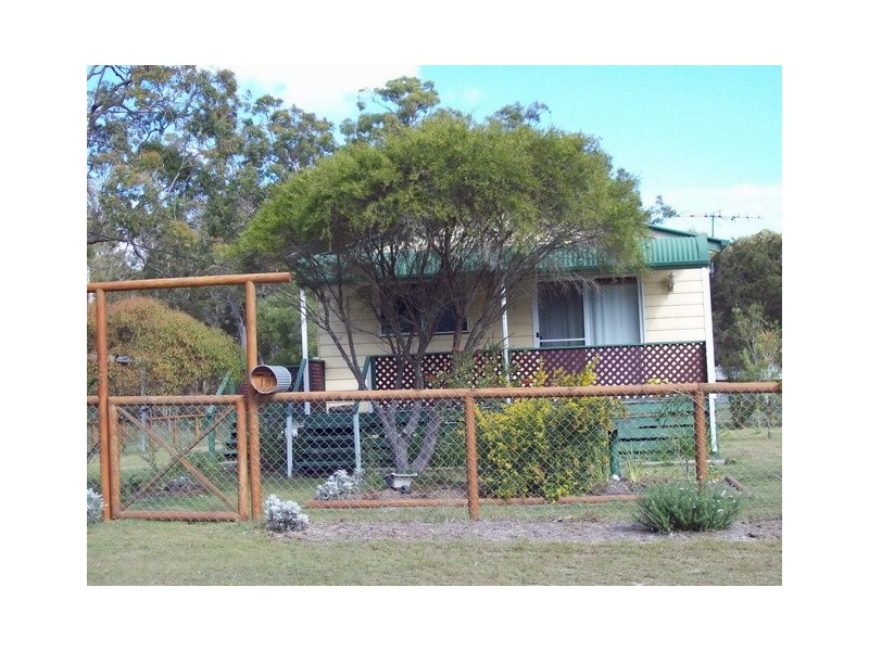 18 UNDINE STREET, Macleay Island QLD 4184