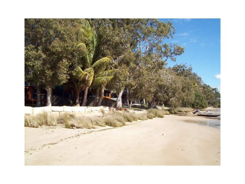 18 UNDINE STREET, Macleay Island QLD 4184