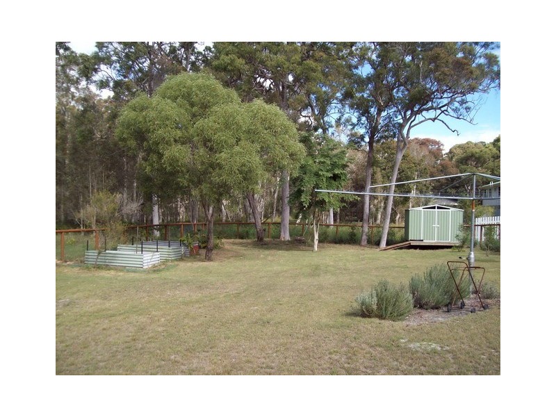 18 UNDINE STREET, Macleay Island QLD 4184