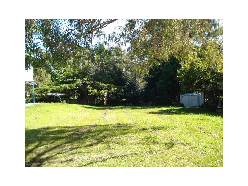 128 Lucas Drive, Lamb Island QLD 4184