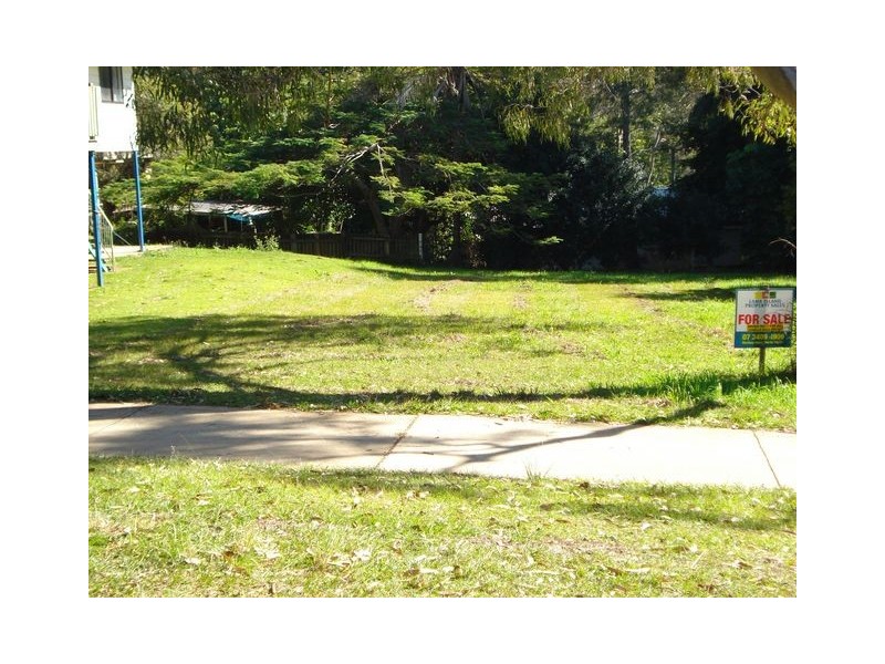 128 Lucas Drive, Lamb Island QLD 4184