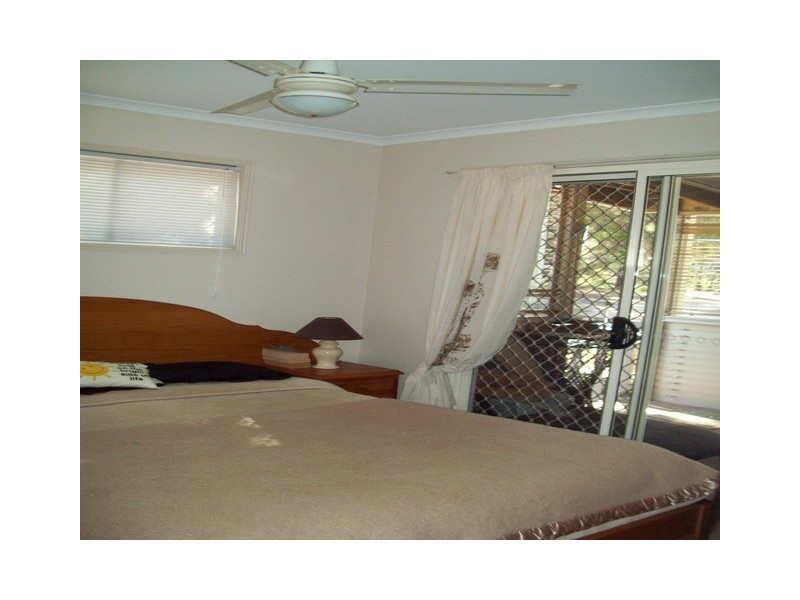 2 Parakeet, Macleay Island QLD 4184