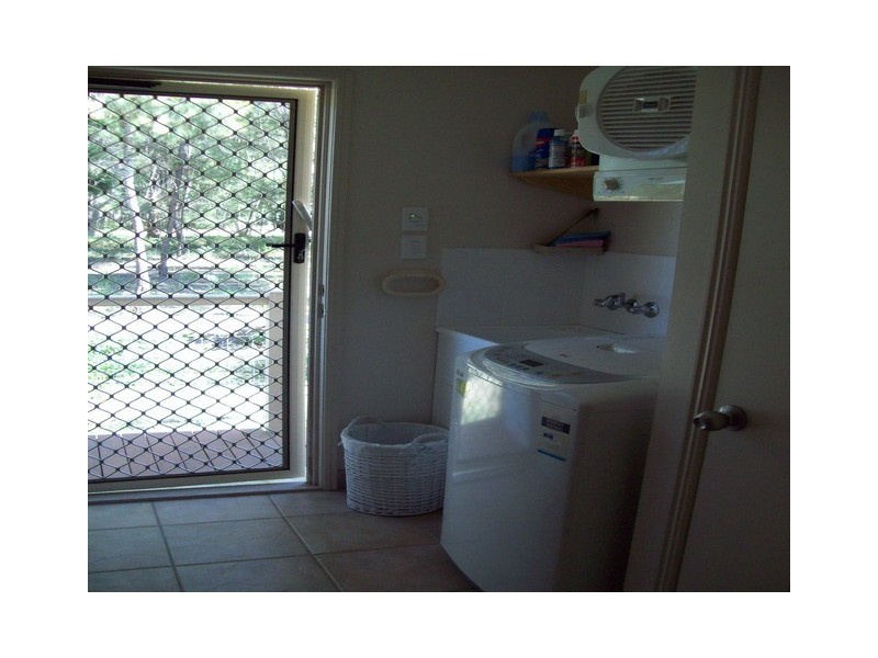 2 Parakeet, Macleay Island QLD 4184