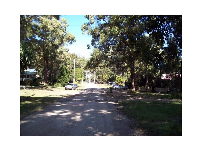 33 Coast Road, Macleay Island QLD 4184