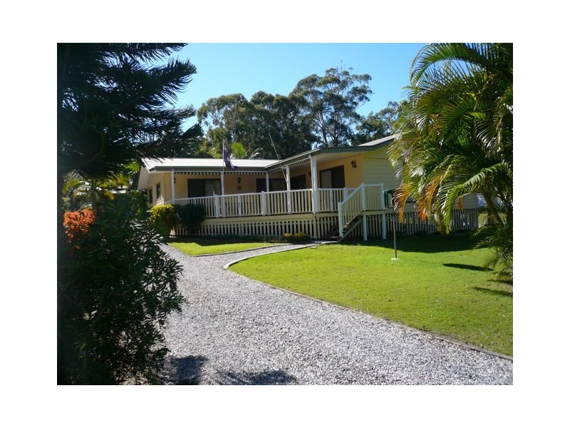 19 Benowa Street, Macleay Island QLD 4184