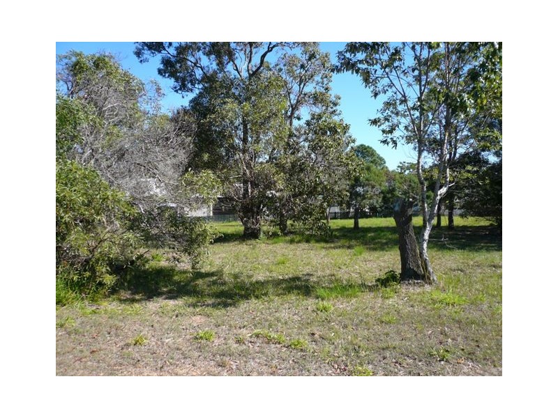 25-27 Michael Street, Macleay Island QLD 4184