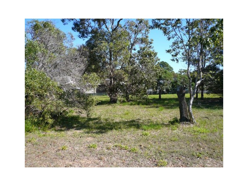 25-27 Michael Street, Macleay Island QLD 4184