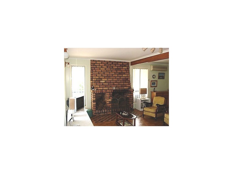 13 Michael Avenue, Lamb Island QLD 4184