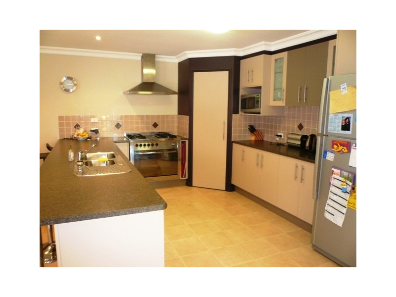 24-26 Natone Terrace, Macleay Island QLD 4184