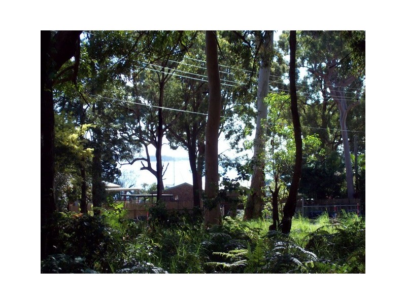 22 Coast Road, Macleay Island QLD 4184