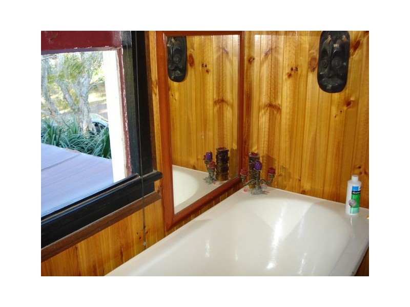 1-5 Leonie Crescnt, Lamb Island QLD 4184