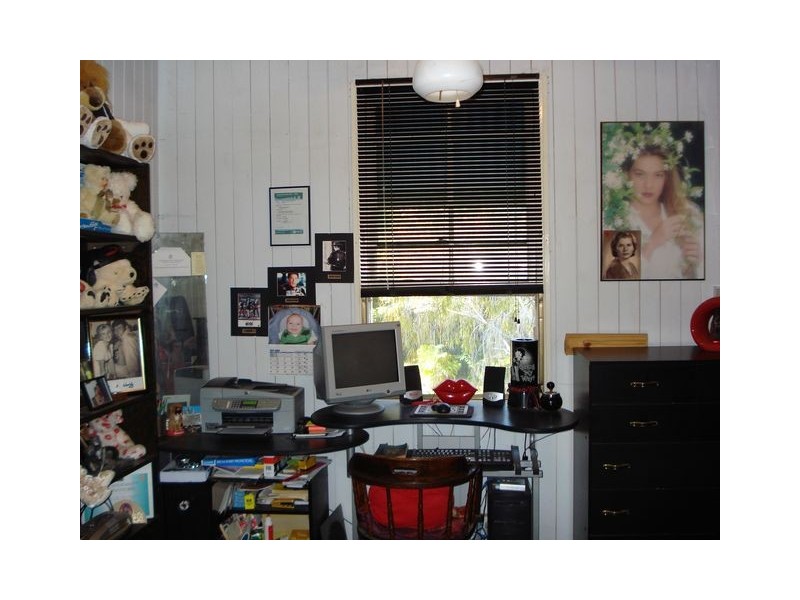 1-5 Leonie Crescnt, Lamb Island QLD 4184