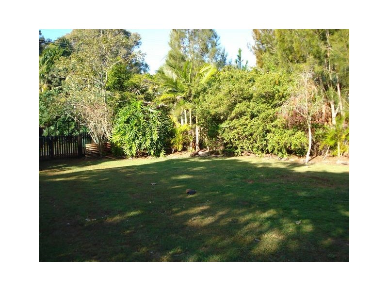 1-5 Leonie Crescnt, Lamb Island QLD 4184