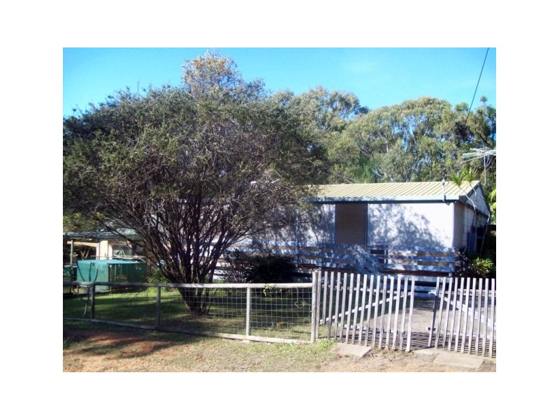 38 Brighton Rd, Macleay Island QLD 4184