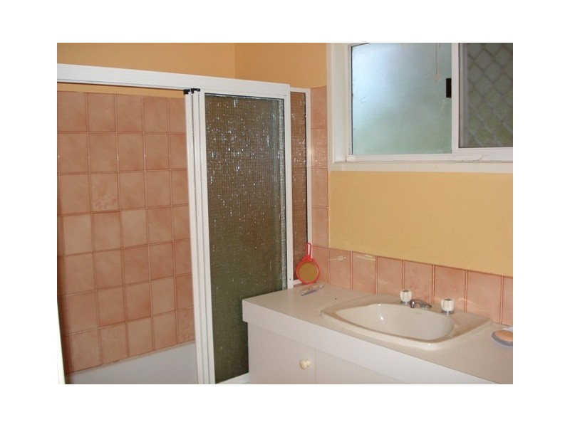 38 Brighton Rd, Macleay Island QLD 4184