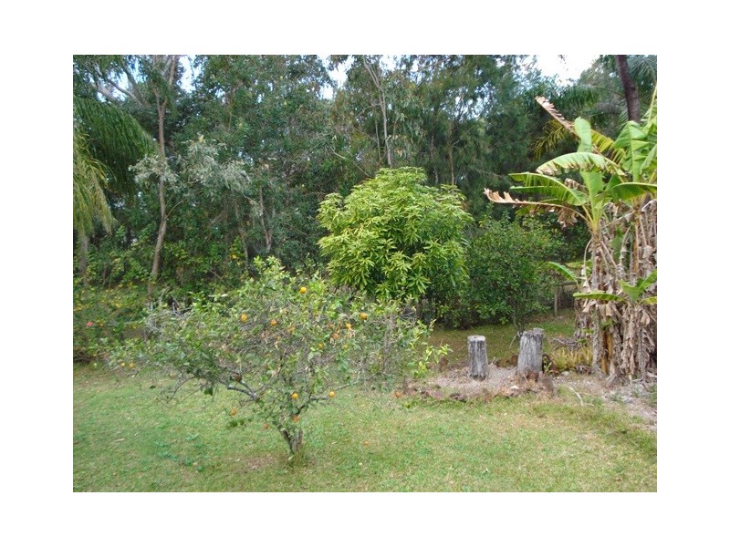 38 Brighton Rd, Macleay Island QLD 4184