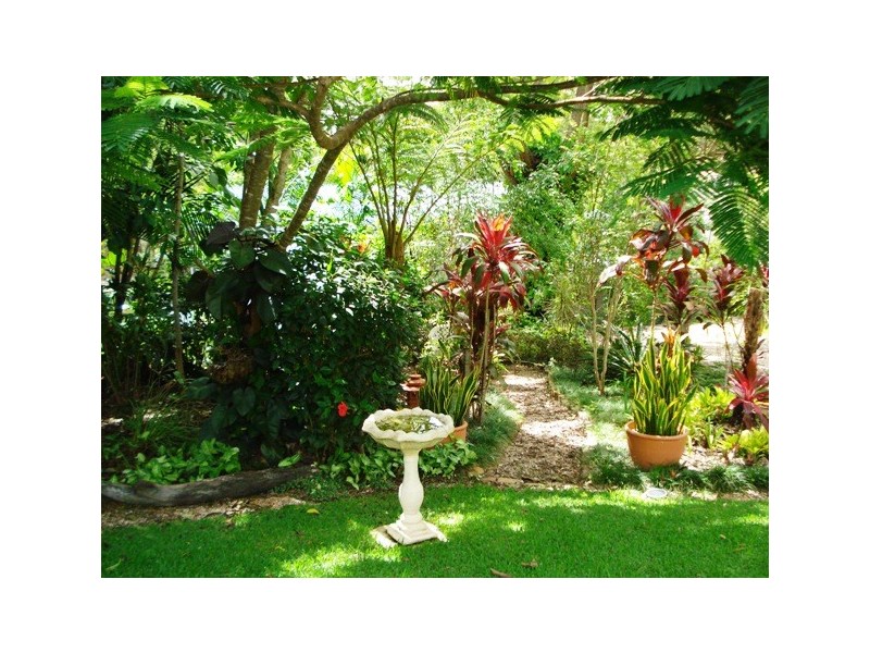 19 Alkira Street, Macleay Island QLD 4184