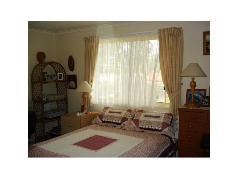 19 Alkira Street, Macleay Island QLD 4184