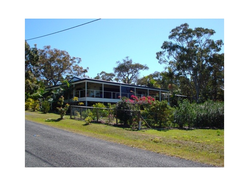 27-29 Kooberry Street, Macleay Island QLD 4184