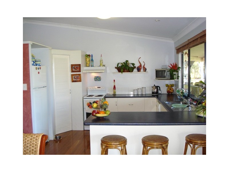 27-29 Kooberry Street, Macleay Island QLD 4184