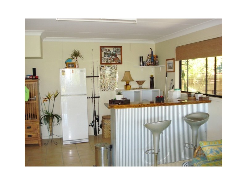 27-29 Kooberry Street, Macleay Island QLD 4184