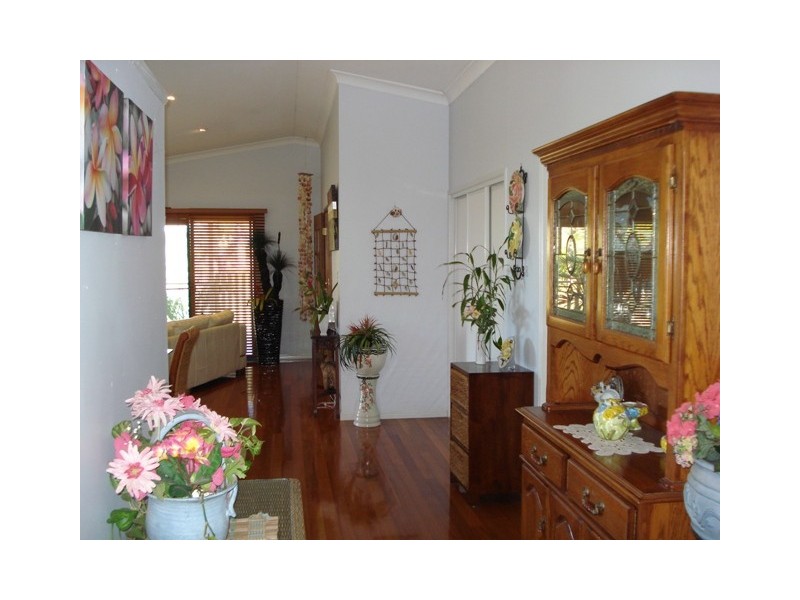 27-29 Kooberry Street, Macleay Island QLD 4184