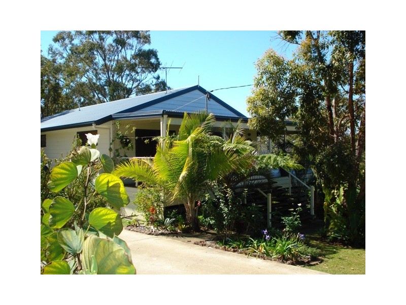 27-29 Kooberry Street, Macleay Island QLD 4184