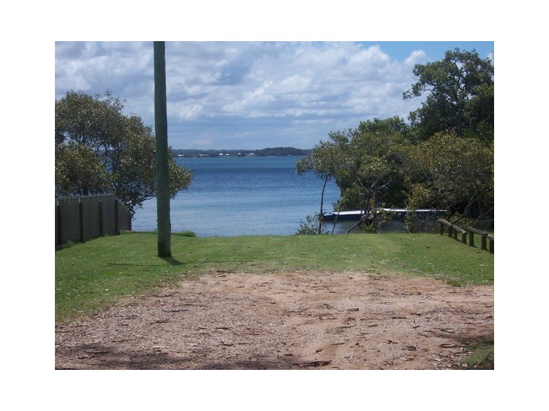 15 Orana Street, Macleay Island QLD 4184