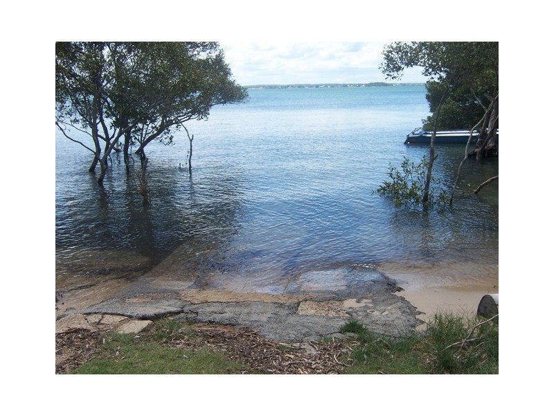 15 Orana Street, Macleay Island QLD 4184