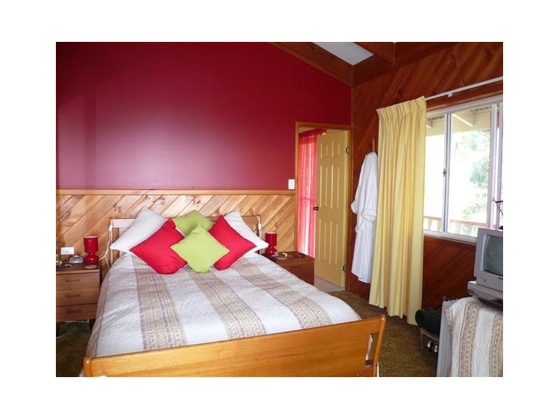 54 Attunga Street, Macleay Island QLD 4184