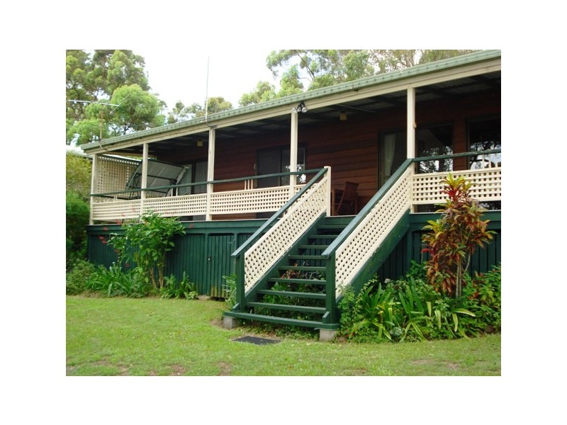 19 Coast Road, Macleay Island QLD 4184