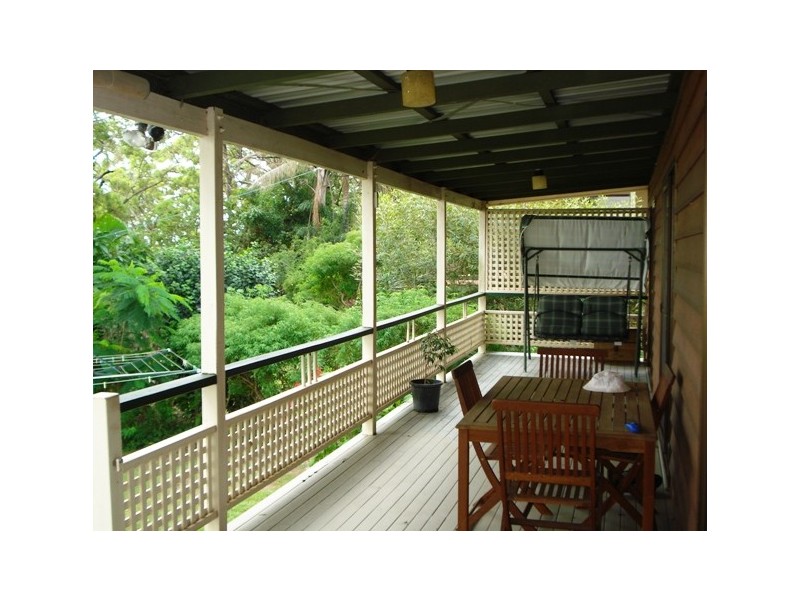 19 Coast Road, Macleay Island QLD 4184