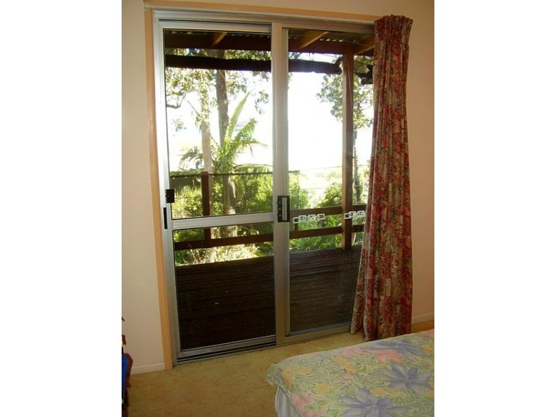 87 Coondooroopa Drive, Macleay Island QLD 4184