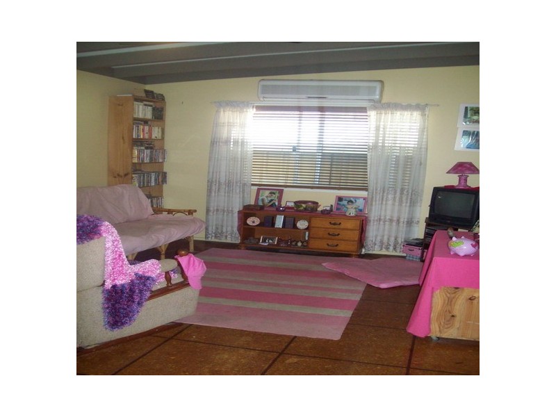 19 Aruma Street, Macleay Island QLD 4184