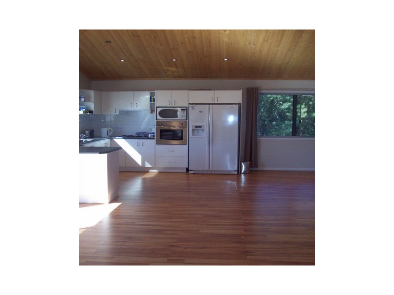 19 Francis St, Macleay Island QLD 4184