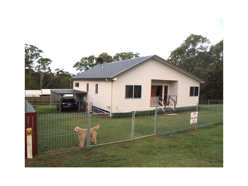 19 Francis St, Macleay Island QLD 4184