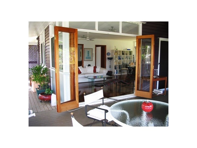 64 Charles Terrace, Macleay Island QLD 4184