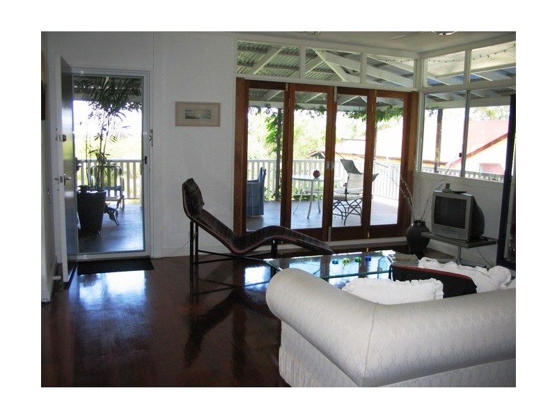 64 Charles Terrace, Macleay Island QLD 4184