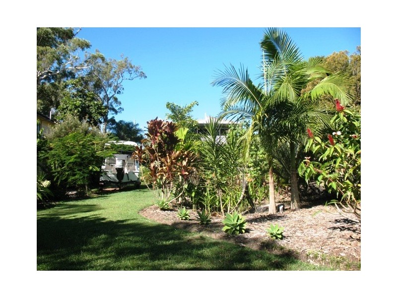 64 Charles Terrace, Macleay Island QLD 4184