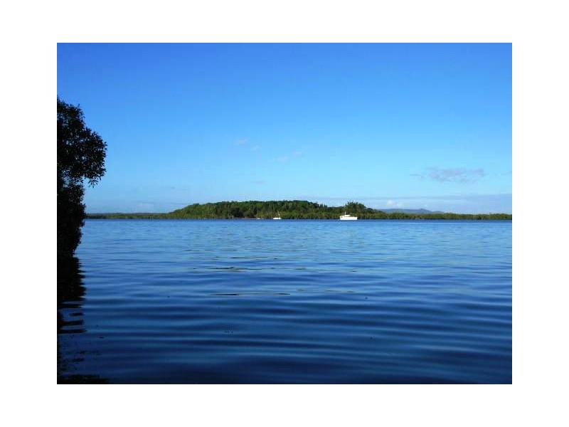 64 Charles Terrace, Macleay Island QLD 4184