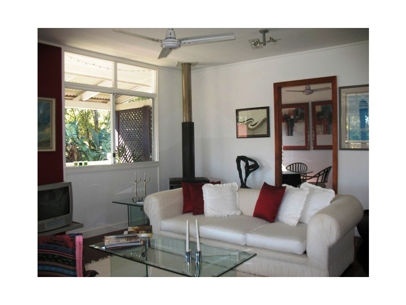 64 Charles Terrace, Macleay Island QLD 4184