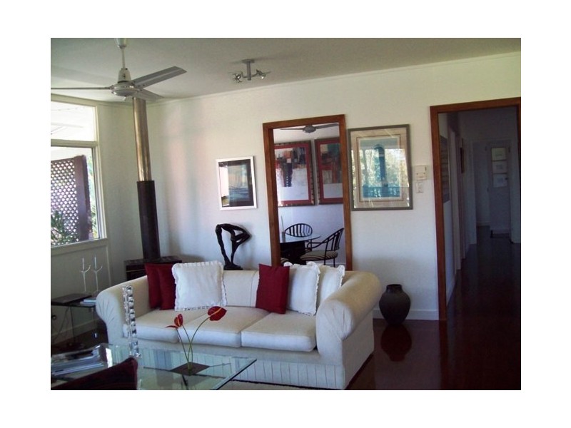 64 Charles Terrace, Macleay Island QLD 4184
