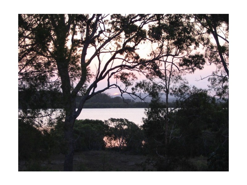 64 Charles Terrace, Macleay Island QLD 4184