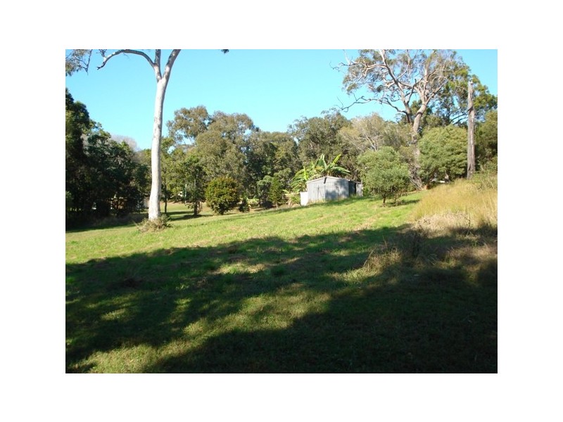 16  Wyena Avenue, Lamb Island QLD 4184