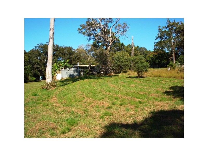 16  Wyena Avenue, Lamb Island QLD 4184