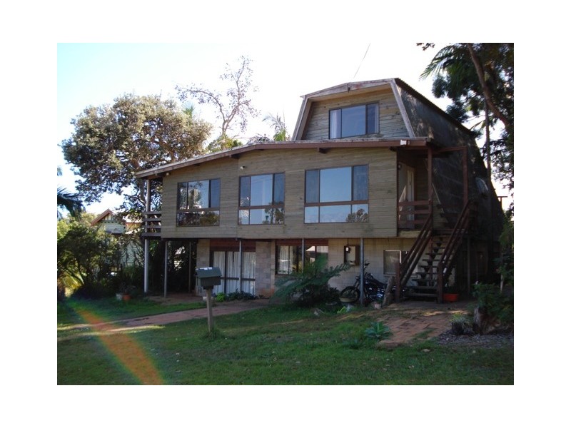 19 Eastbourne Terrace, Macleay Island QLD 4184